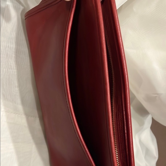 Coach Red Crossbody Bag with Adjustable Strap and Zipper Closure - Picture 8 of 16